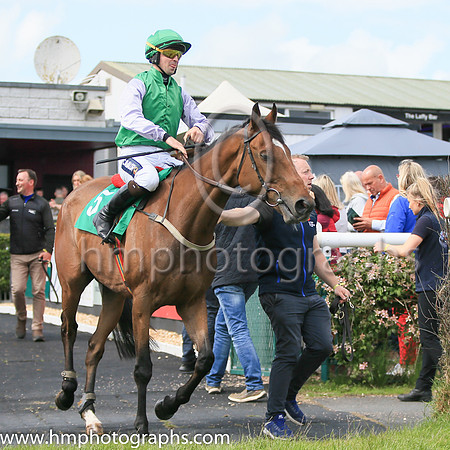 06th Florey Spud (5 ,emerald green ) Jockey: C J Orr ,Trainer: P F O'Donnell