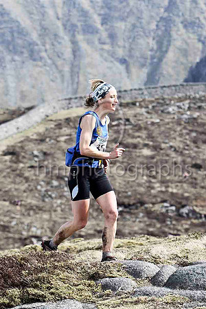 Anna Bartlett - Shrewsbury Athletic Club - 73rd overall 7th woman in 2.51.09 - FT8E1571-e