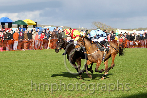Paddys Angel & Ms K Ferris - joint winner (12, yellow, red cross belts) & Curnalee Coleen & J P McKeown - joint winner (4, light blue, navy stars) -FT8E9491-e2a