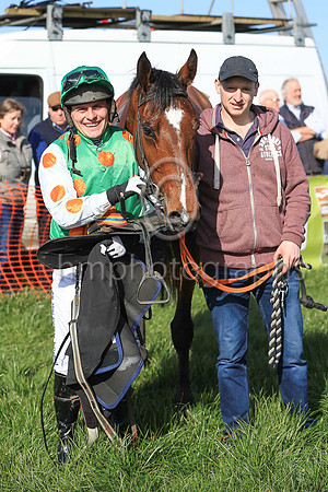 01st SOME MAN and R James ( 9 , EMERALD GREEN,orange spots; white sleeves,orange spots; emerald green cap ) Trainer: Donnchadh Doyle,, Owner : Syndicate Monbeg