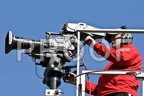 Cameraman in the sky - FT8E1368-e