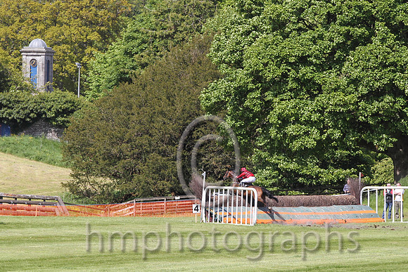 R3 Ben Crawford winning on Frankly Oscar - FT8E5661-e
