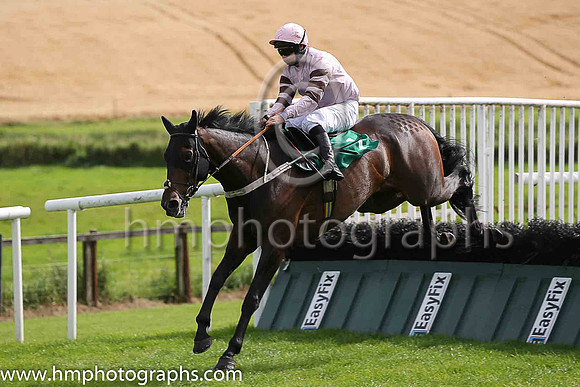 02nd Maighnealta and B R Dalton ( 1 , pink, chocolate hooped sleeves ) Trainer - D McDonogh , Owner - Mrs Desmond McDonogh  Mrs J S Bolger