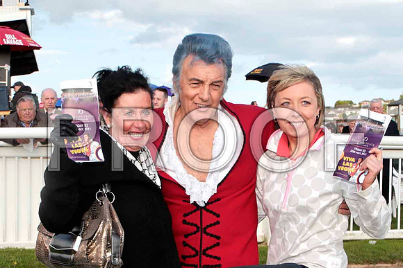 Kate Burns, Jesse Garron - Elvis Impersonator & Lynne Burns of Burnview Stables Banbridge - CU2D9273-e2
