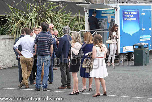 Bank of Ireland providing the money for punters at Leopardstown