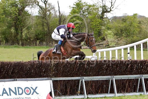 Unic De Bersy (4) & J T Carroll - 5thFT8E1705-e