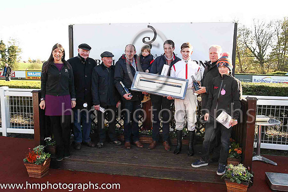 01st Wakea and D Meyler ( 5 , white, red seams ) Trainer - K Thornton , Owner - Gary Ryan