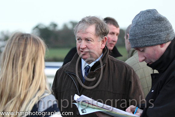 01 - Ian Ferguson, trainer of the winner James - FT8E1500-37