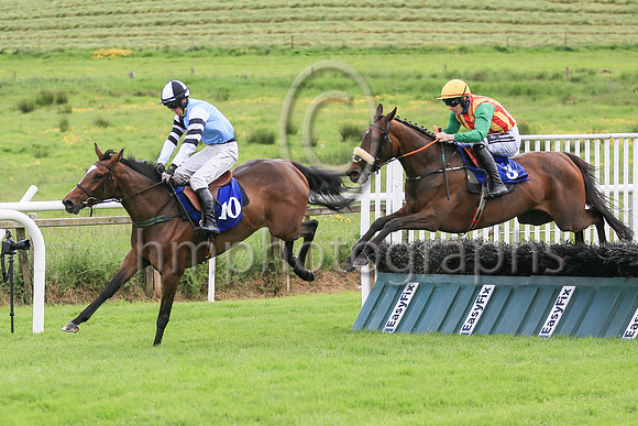 01st Butterflyvespiere ( 3 , red  yellow stripes ) Trainer - Peter Fahey , Owner - Winning Ways Enigma Syndicate