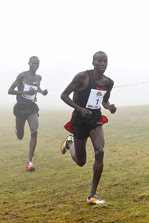 Mike Kigen (1) KEN, Winner in 26.07 & Titus Mbishei KEN , 2nd in 26.13 - FT8E9819-e