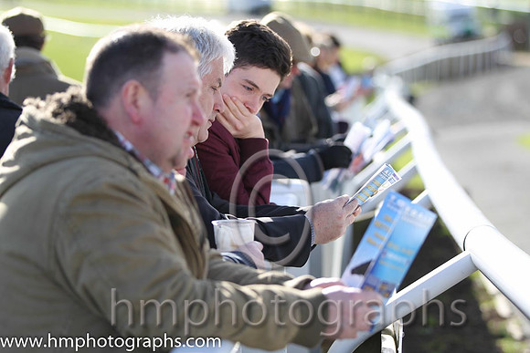 Spectators - FT8E4323-1