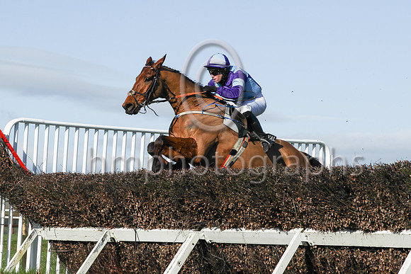 01st Samurai Cracker  and R Deegan5 ( 6 , dark blue  and light blue qtrs ) Trainer - Caroline Mccaldin , Owner - Alan McCaldin