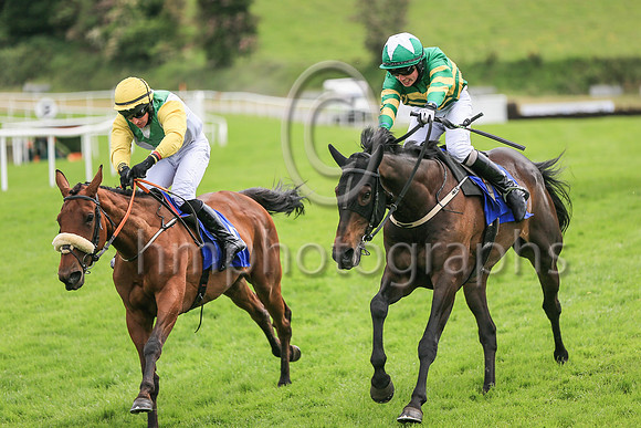 01st Paris Texas A Kelly ( 5 , orange  green hoops ) Trainer - P Roche , Owner - John P McManus