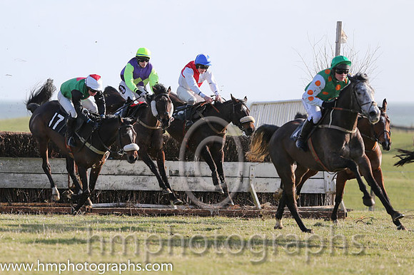 05 The Sophster (17)  N McParlan - Trainer : Ben Arthey, Green, red diamond