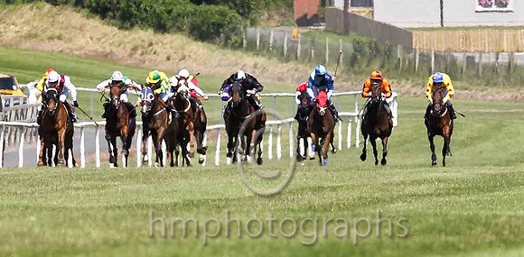 Prince of Fashion - 3rd from left Green & Pink winner, Jockey F M Berry - FT8E1249-e