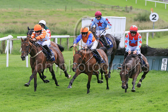 01st Diamondinthemud (5 , light blue, red star ) Jockey: Conor Orr , Trainer: Nigel Thomas Slevin