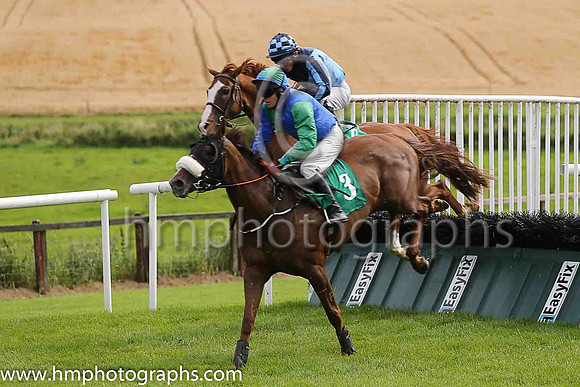 01st Tornado Watch and M P Fogarty ( 8 , dark blue and light blue diabolo ) Trainer - Jonathan Fogarty , Owner - Mrs Mary Frances Fogarty