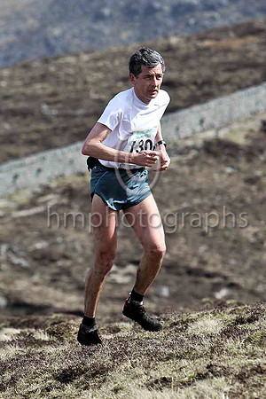 Neil Carty - North Belfast Harriers - 51st in 2.38.56 - FT8E1457-e