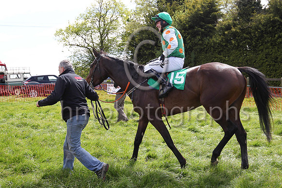 01st KINGS MONARCH (GB) and R James ( 15 , EMERALD GREEN,orange spots; white sleeves,orange spots; emerald green cap ) Trainer: Donnchadh Doyle , Owner : Syndicate Monbeg