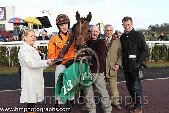 Race 4 1st - Annie Alainn (IRE) (13 ) Jockey: D J Mullins (5) - Trainer: T Mullins - orange, brown sash