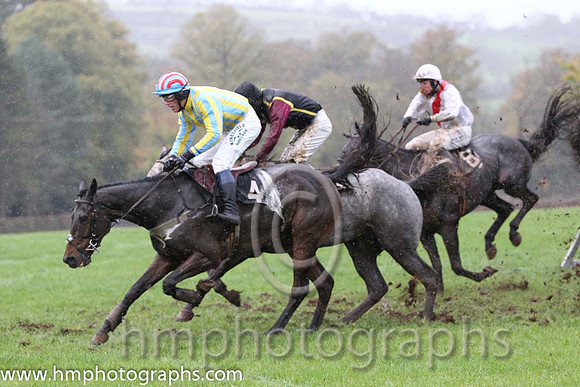 01 Mercers Court & P E Turley - winner (4, light blue and yellow stripes ) ,  02 Ballymarket Boy & N McParlan - 2nd (9, black, yellow seams  & 08 Whats Left & J J Codd - Fell (8, white, red sash ) -