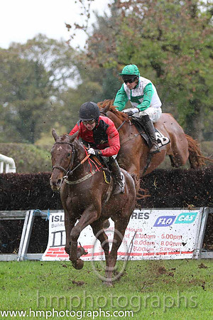 01 Definitily Red & N McParlan - winner (18, red and black qtrd) - FT8E9438-8