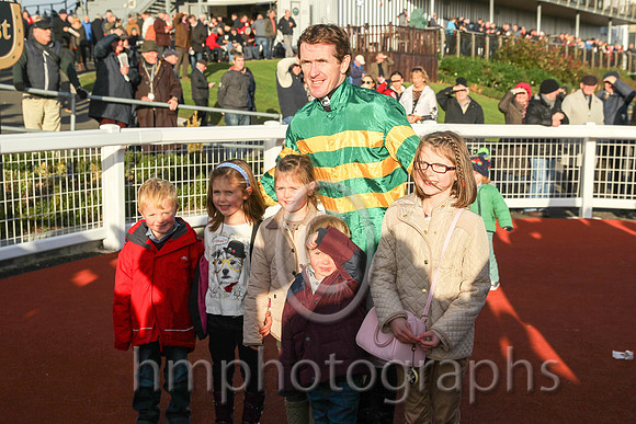 01 - AP McCoy WKD Hurdle - CU2D9036-2