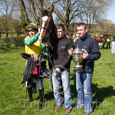 01st Born Survivor ( 15 )  J J Codd - Trainer : W F Codd - yellow