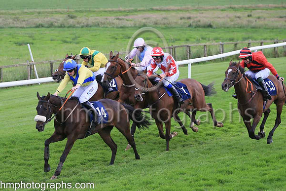 01st Fassbender (1 , white, red star ) Jockey: Mr J J Gerrard7 , Trainer: Mark Michael McNiff