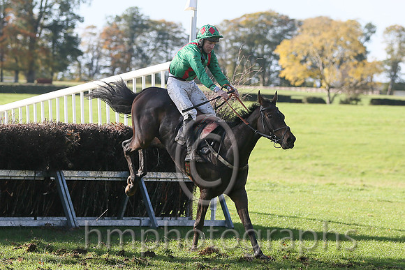 01st Ticinese (Gb) and M J O'Hare ( 6 , EMERALD GREEN,red braces; emerald green, plain sleeves; emerald green cap,red diamonds ) Trainer: Graham McKeever,, Owner : Mrs M.E. Hagan