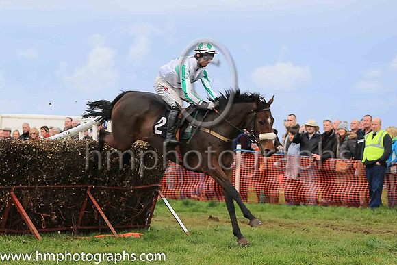 02nd ISLE ROAD and J c Barry ( 2 , WHITE,green star; white  green striped sleeves; white cap,green diamonds ) Trainer: Jason Cairns,, Owner : Frank McClean