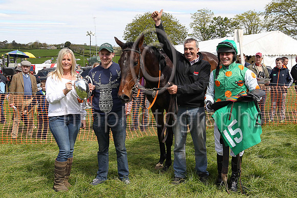 01st KINGS MONARCH (GB) and R James ( 15 , EMERALD GREEN,orange spots; white sleeves,orange spots; emerald green cap ) Trainer: Donnchadh Doyle , Owner : Syndicate Monbeg