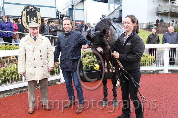 01st New World (GB) ( 13 , blue, light blue sleeves ) and R.M. Power - Trainer : Keith Henry Clarke - Owner : Mrs S.N.J. Embiricos