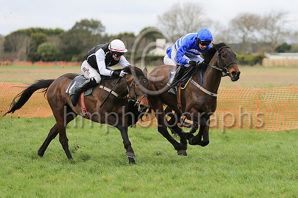 01st CANGODEMAYO (GB) and M J O'Hare ( 7 , WHITE,royal blue chevrons; royal blue sleeves; royal blue cap ) Trainer: J.G. Cosgrave , Owner : Patrick G.J. Murphy