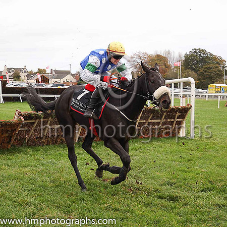 04th Castlehume and K C Sexton ( 7 , light blue, white spots ) Trainer - G Elliott , Owner - Castlehume Syndicate