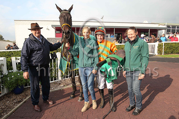 01st Mahler Ten and S W Flanagan ( 7 , orange and emerald green chevrons ) Trainer - N Meade , Owner - Robert Watson  Edward J Conroy