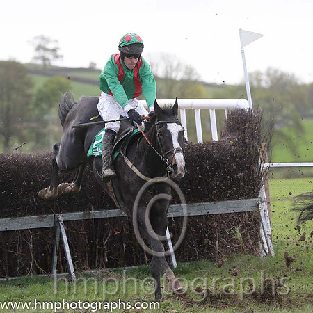01 Chosen Dream and Derek O'Connor - - 01st (2 ,emerald green, red braces ) Trainer - Graham Mckeever