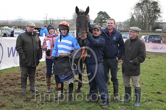 01st BRIDGE END? and N McParlan ( 6 ,Antrim (H)?- BLUE  WHITE HOOPS; blue, plain sleeves; orange cap,white spots ) Trainer: I. R. Ferguson,, Owner : Ferguson Jane  Paul