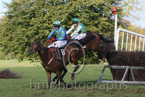 01st A Bold Move and R James ( 3 , EMERALD GREEN,orange spots; white,orange spots sleeves; emerald green cap ) Trainer: Donnchadh Doyle,, Owner : Monbeg Syndicate