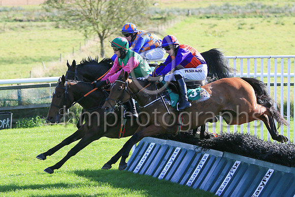 03rd Blue Markie and D J O?Keeffe ( 3 , blue and beige check ) Trainer - D M Christie , Owner - Miss Jennifer O?Kane
