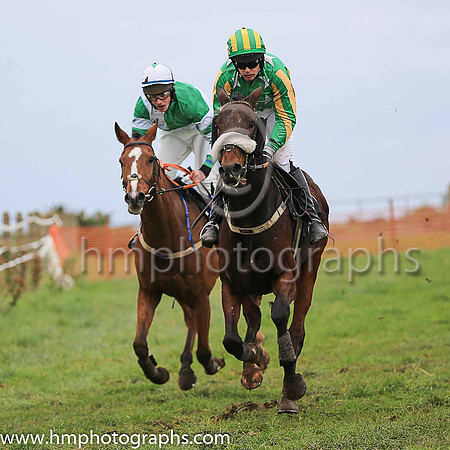 02nd ONE COOL CLARKSON (GB) and B G Crawford ( 9 , GREEN  WHITE QTD; green  white hooped sleeves; white cap,green star ) Trainer: Neil McKnight,, Owner : Christine McKnight