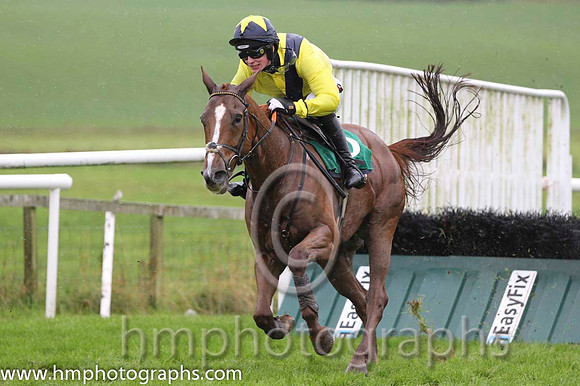 01 Old Kilcash & D E Mullins - winner (5, yellow, dark blue sash) - FT8E8922-27