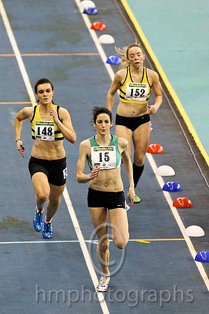 Louise McArdle (148) Leevale AC - 2nd , Jessie Barr (15) Ferrybank - Winner & Christine Neville (152) Leevale 3rd - Senior Women's 400m B Final - CU2D3575-e