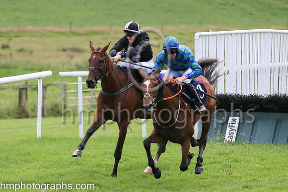 01st Ebasari (3 , green and black check ) Jockey: Jack Kennedy , Trainer: Gordon Elliott