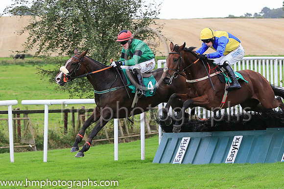 01st Double Take and C M Collins ( 4 , emerald green, black diamond ) Trainer - Philip O?Connor , Owner - Philip O?Connor