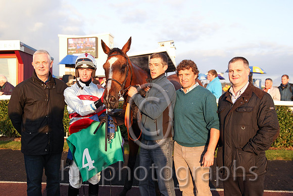 01st The Mooch ( 4 , light blue and maroon hoops ) and Donagh Meyler (7) - Trainer : Paul Nolan - Owner : R.G. English