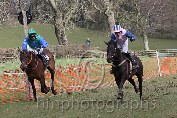 01st MOLLYKING? and M J O'Hare ( 17 , PINK; blue sleeves; pink  blue striped cap ) Trainer: J.G. Cosgrave,, Owner : Fred Mackey
