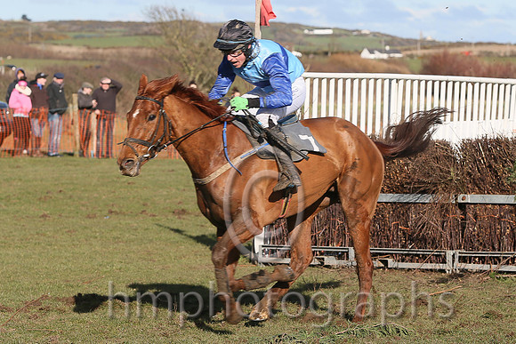 01st KILINAKIN and B G Crawford ( 7 , LIGHT BLUE  DARK BLUE HOOPS; dark blue sleeves; dark blue cap ) Trainer: S.R.B. Crawford,, Owner : David Mitchell