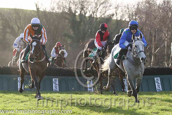 02 Seancill Oir & K C Sexton - 2nd (9, dark green and orange quartered ), 01 Maple Valley Gold & Miss R Blackmore - winners (6, black and red halved) & 09 Sansa Stark & R P Treacy - 9th (8,royal blue,
