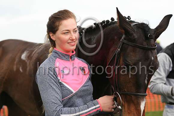 01st TEMPLEPARK (GB) and Derek O'Connor ( 3 ,Antrim (H) - BLACK  WHITE QTD; black  white hlvd sleeves; white cap ) Trainer: Colin S. McKeever , Owner : W.W. Dennison